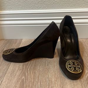 Tory Burch chocolate brown Suede Wedges (like new)
